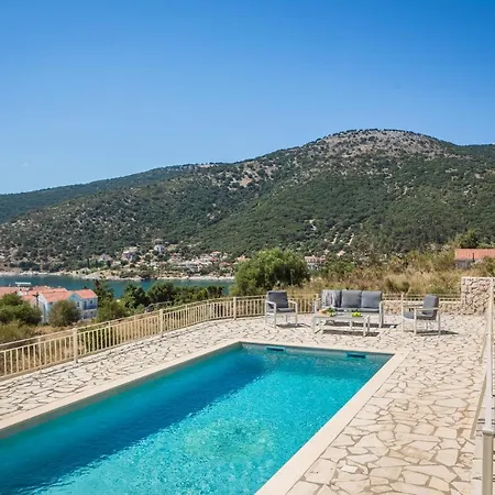 Villa Irida